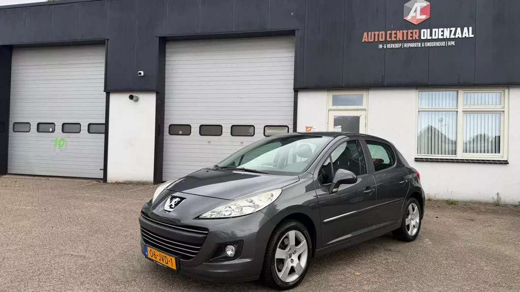 Peugeot 207 bij Auto Center Oldenzaal